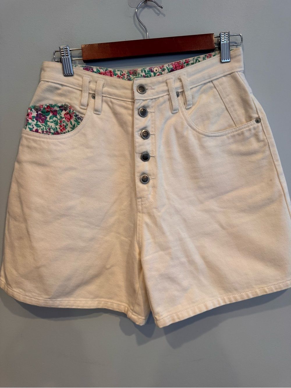 Vintage 80's/90's Rio By Stephen Mardon White Denim Shorts High Waist Floral